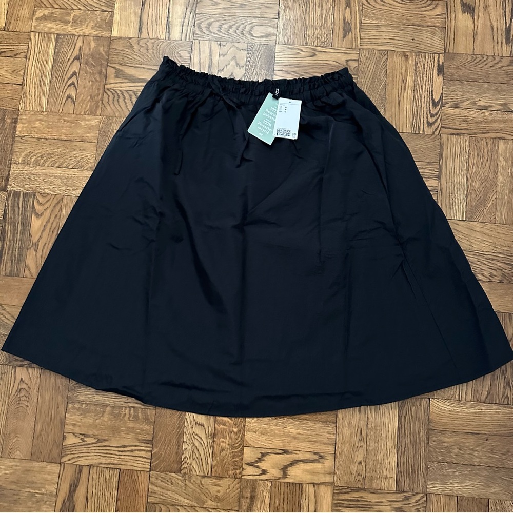 H&M Nylon Circle Skirt